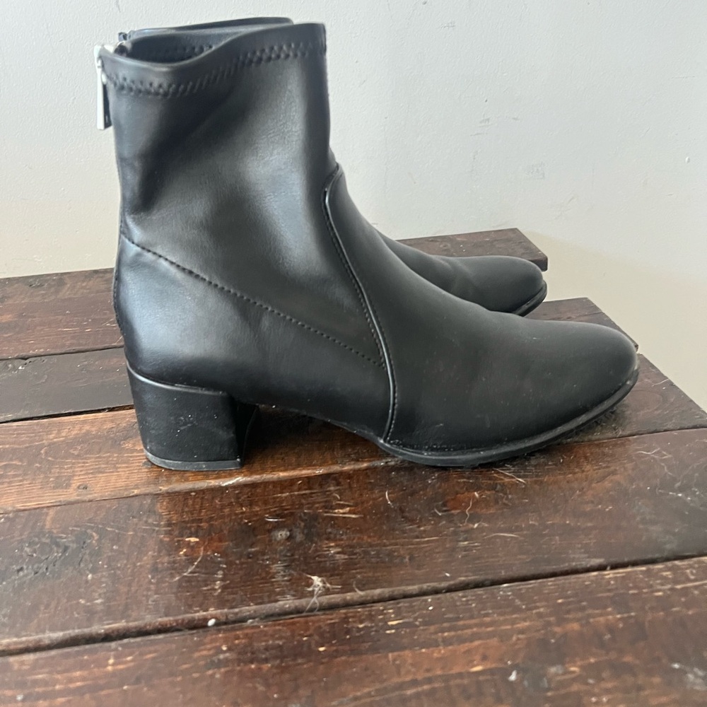 Naturalizer Ravi Ankle Boots - Picture 2 of 4